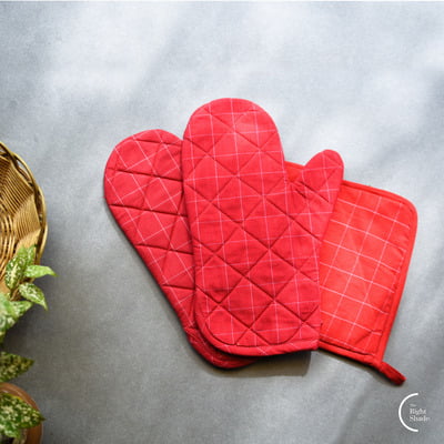 Oven Mitts & Pot Holder - Red checks